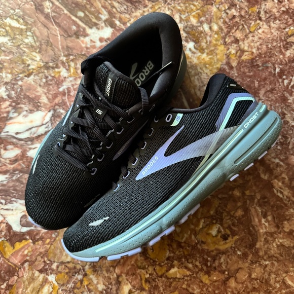 Womens Black Brooks Running Athletic Shoes - Picture 2 of 8